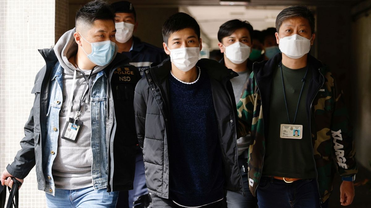 Policie zatkla v Hongkongu přes 50 aktivistů. Měli porušit zákon o národní bezpečnosti